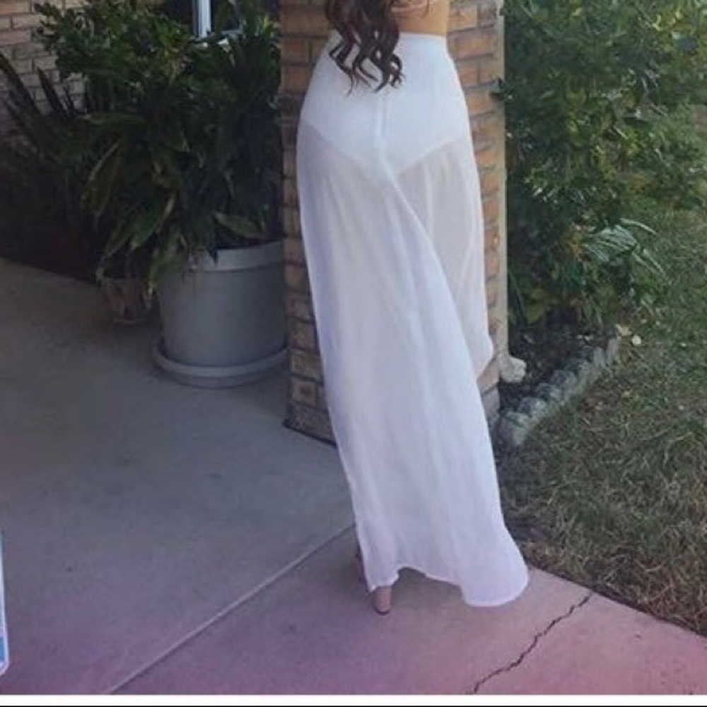 Brand new misguided white skirt with slit